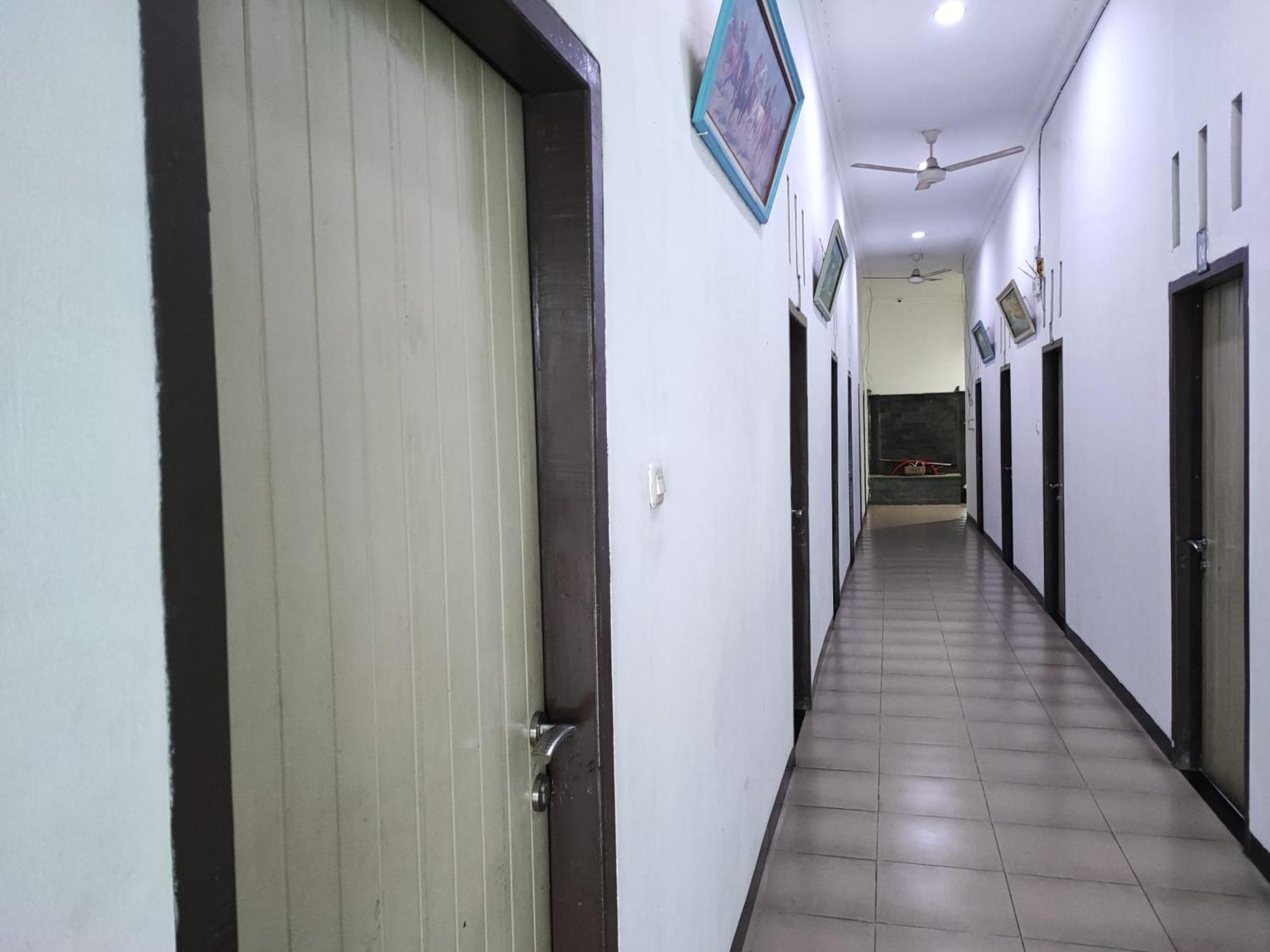 Reddoorz Syariah Near Universitas Batanghari Jambi Exterior foto