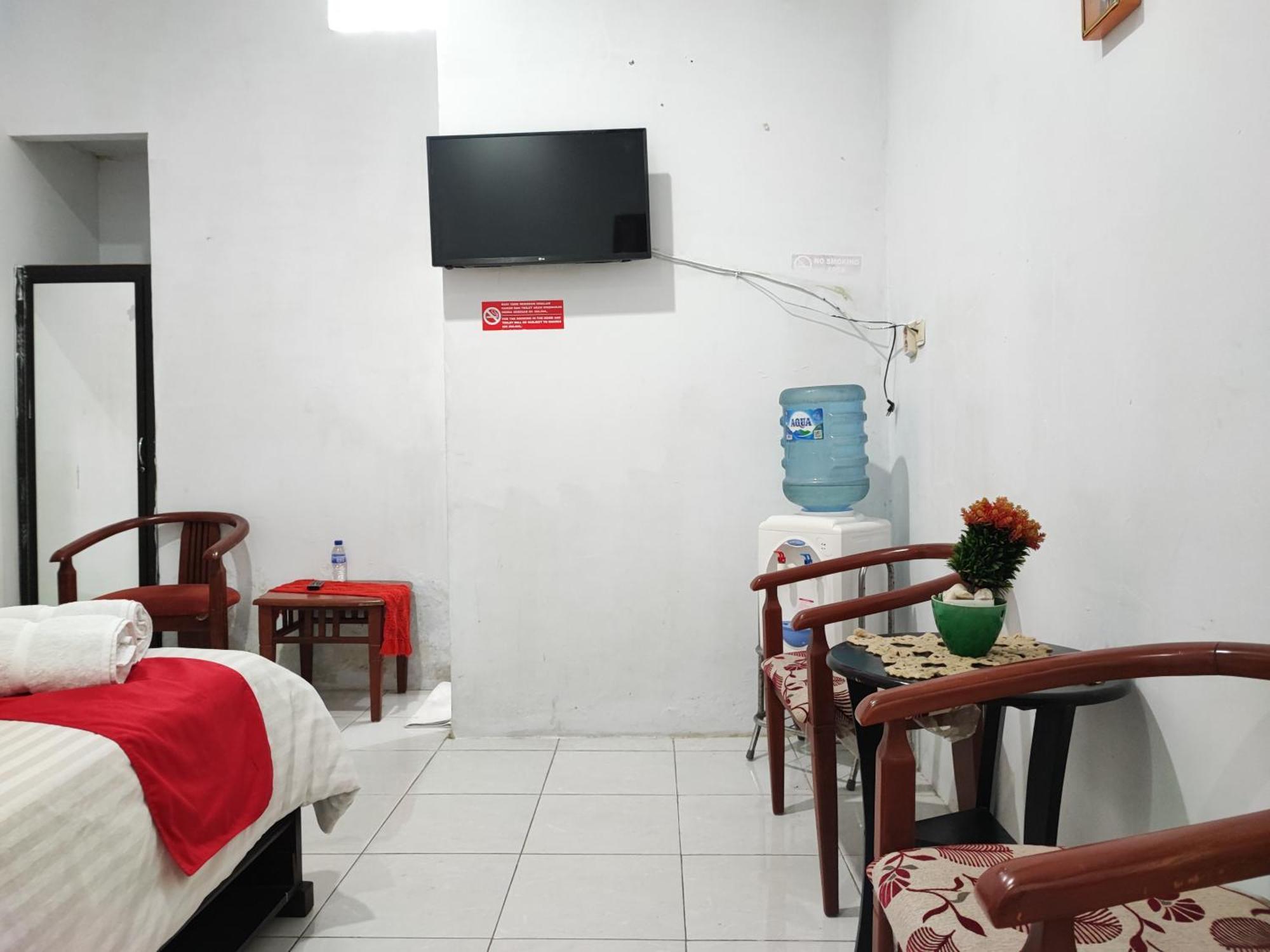 Reddoorz Syariah Near Universitas Batanghari Jambi Exterior foto