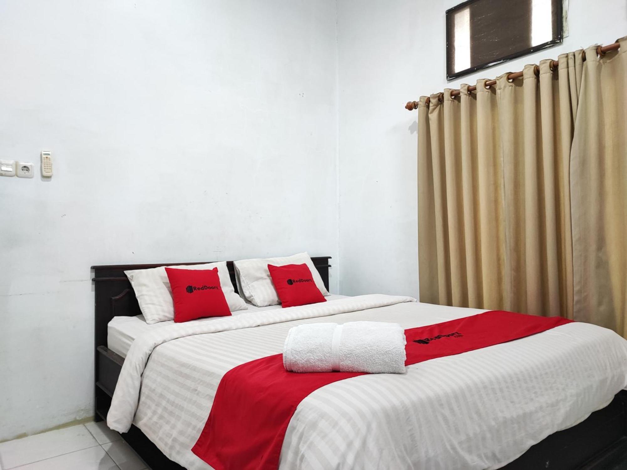 Reddoorz Syariah Near Universitas Batanghari Jambi Exterior foto